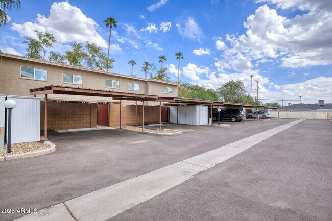 Building Photo - 8303 E Thomas Rd