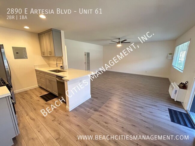 Building Photo - Remodeled 2 Bedroom, 1 Bath with 1 Parking...