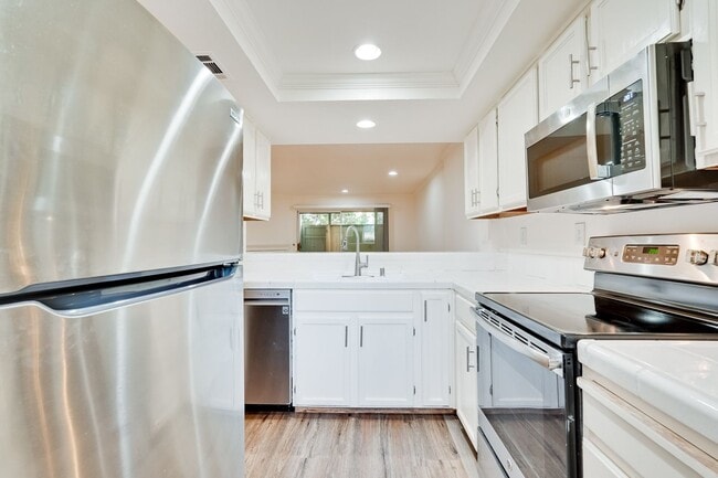 Building Photo - Hidden Silicon Valley Oasis! 2BR/2.5BA Townhome with TWO Private Patios, 2 Dedicated Parking Spac...