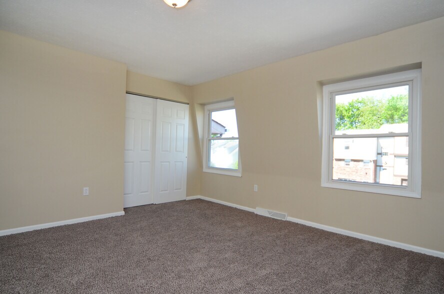Building Photo - 121 Westfield Dr