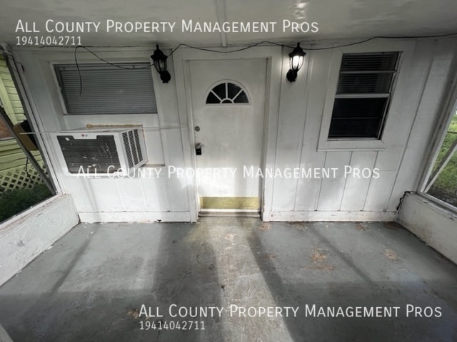 Building Photo - 1008 7th St E