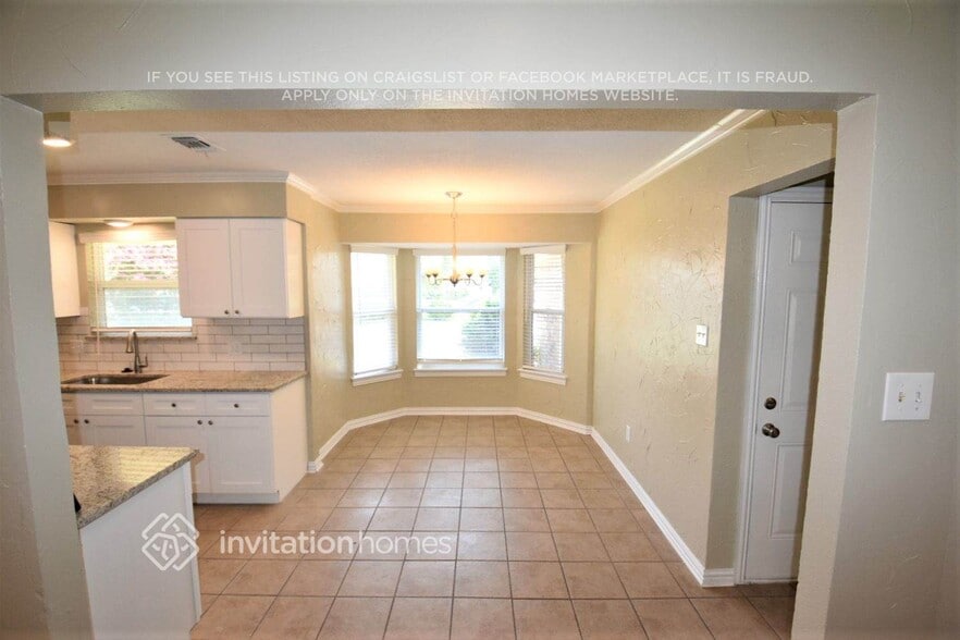 Building Photo - 424 Guadalupe Dr