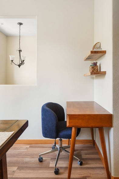 Building Photo - 10237 NW Wilshire Ln