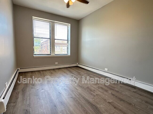 Building Photo - 5657 W Washington Blvd