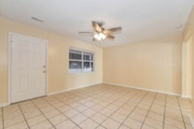 Building Photo - 30 Dove Ct