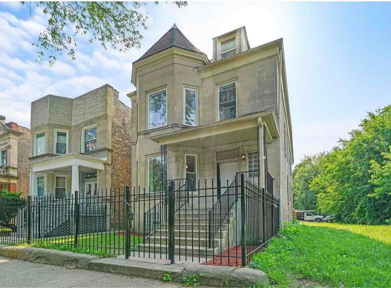 Primary Photo - 6430 S Green St