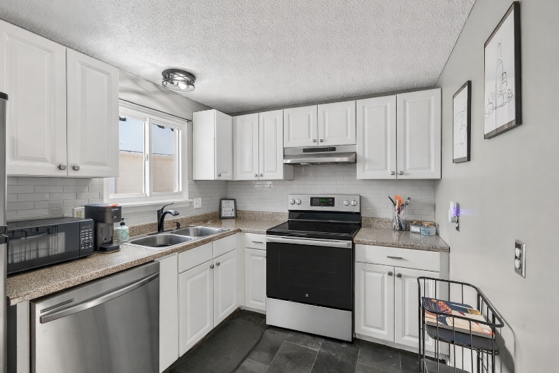 Building Photo - 1082h Mt Hope Ave