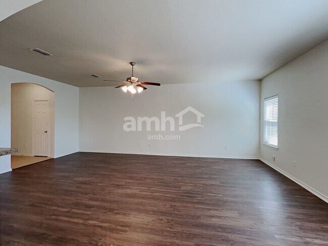 Building Photo - 5564 Thunder Bay Dr