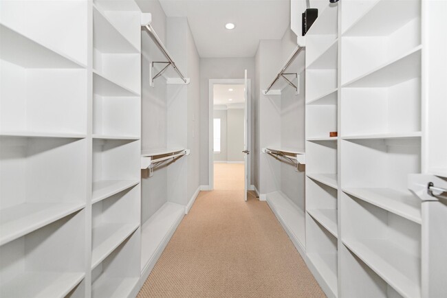 Building Photo - 5637 Kiam St