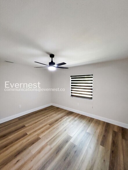 Building Photo - 5908 S Manhattan Ave
