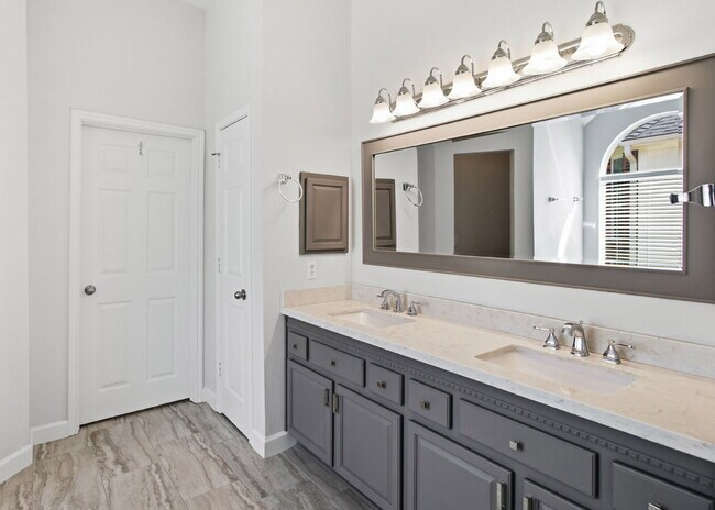 Building Photo - Gated Schertz Home with Loft, Greenbelt and Community Pool!