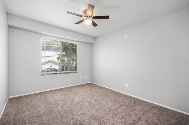 Building Photo - **7543 W Liberty Pkway #655 Fontana** Beau...