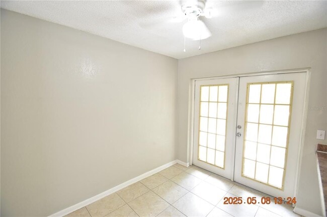 Building Photo - 8320 Oleander Ln