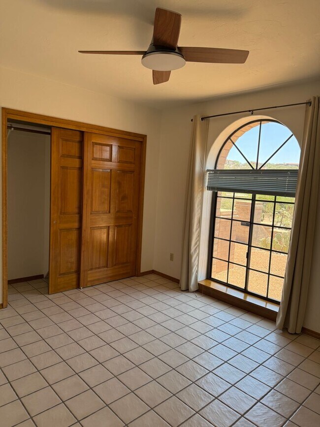 Building Photo - Tucson Foothills Home