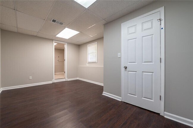 Building Photo - 493 Silverthorne Cir