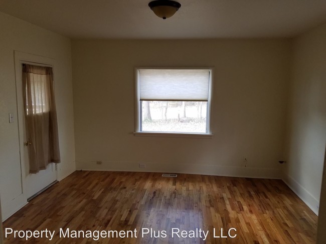Building Photo - 3 br, 1 bath House - 156 Sunset
