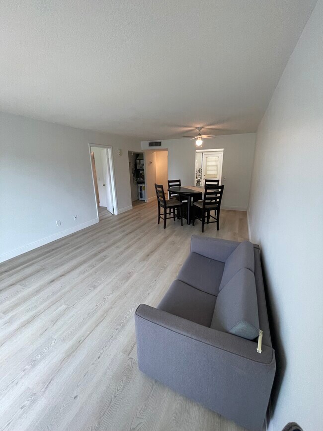 Building Photo - 2441 SW 82nd Ave