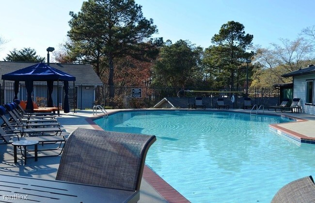 Primary Photo - 8101 Colquitt Rd