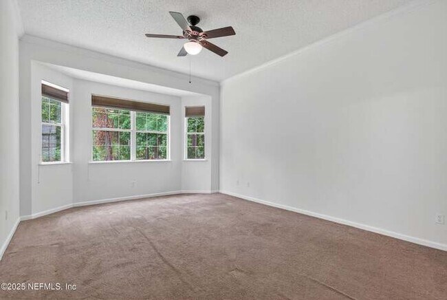 Building Photo - 872 Collinswood Dr W