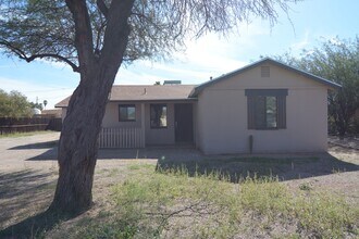 Building Photo - Charming 3 Bedroom 2 Bath House! Central T...