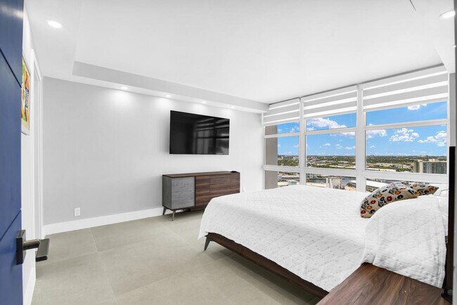 Building Photo - 2701 N Ocean Blvd