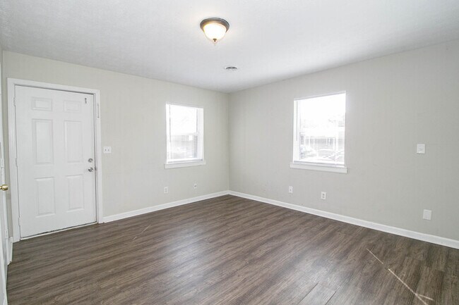 Building Photo - 20-420 Thompsonville Ln