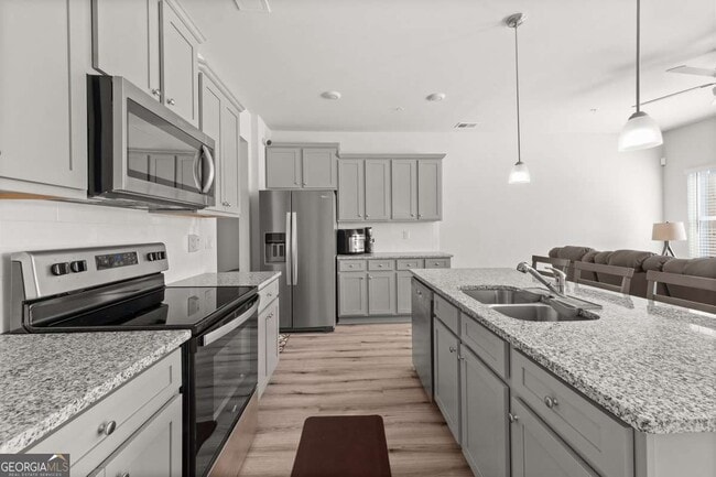 Building Photo - 11640 Mendenhall Ct