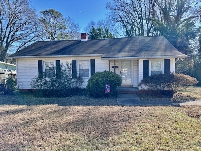 Primary Photo - Won't LAST 2 Bedroom 1 bath Home with BONU...