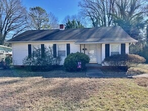 Building Photo - Won't LAST 2 Bedroom 1 bath Home with BONU...
