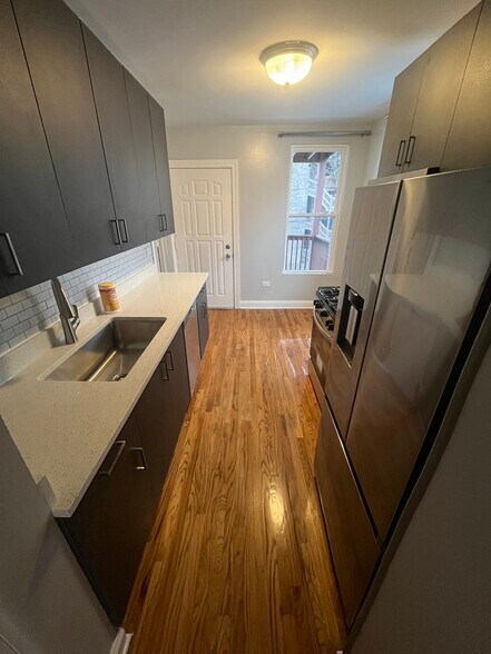 Building Photo - 6444 S Dorchester Ave