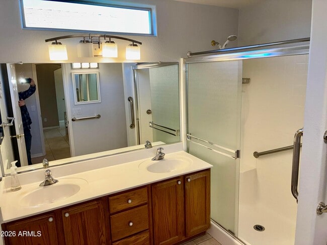 Building Photo - 3189 E Hazeltine Way