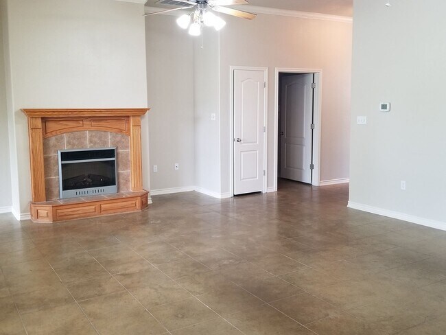 Building Photo - Great Home!