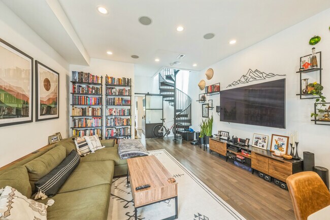 Building Photo - 3453 Holmead Pl NW