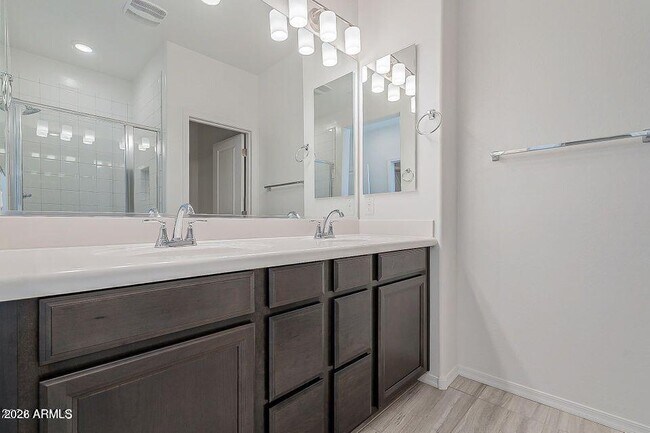 Building Photo - 2669 S Peppertree Dr