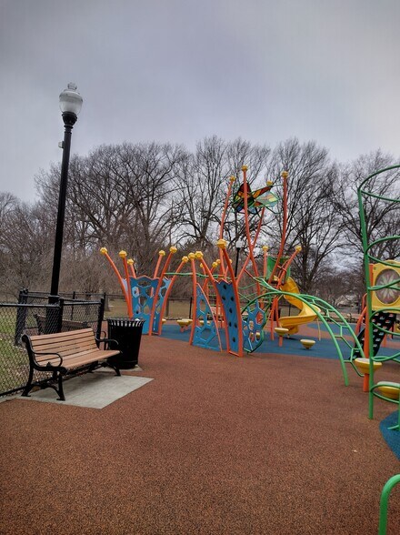 Building Photo - 29 Parkview Ave