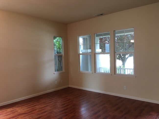 Formal living room - 6461 Cormorant Cir