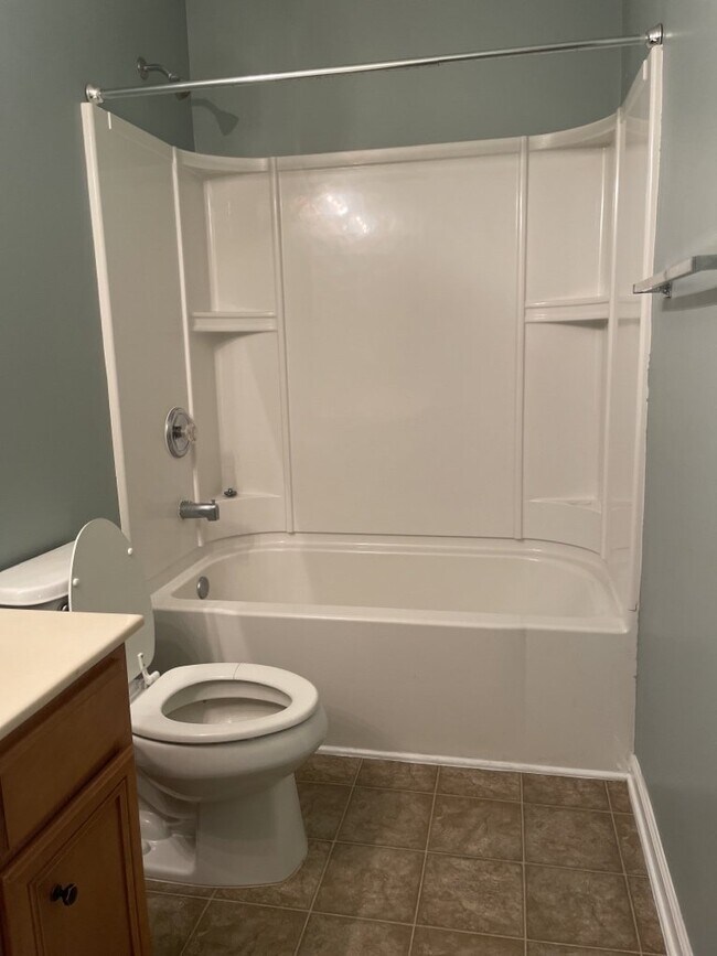 Building Photo - 8806 Shadowglen Dr