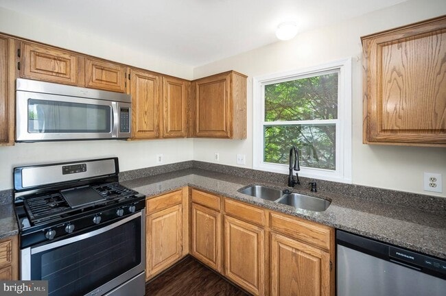 Building Photo - 17 Banbury Ct