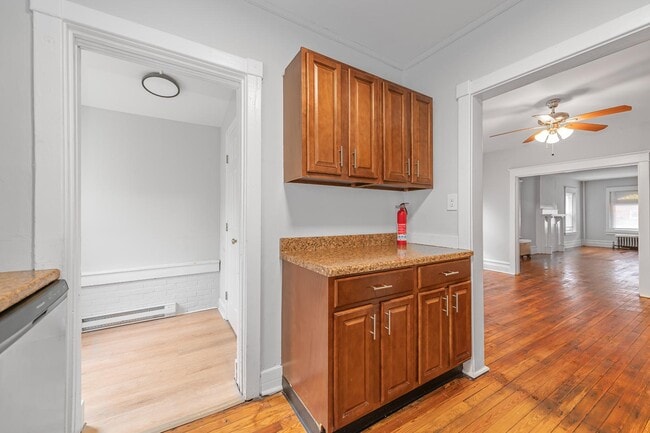 Building Photo - 378 N Evans St