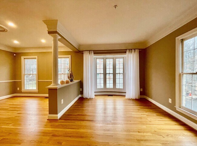 Building Photo - 1030 Grand Oak Way