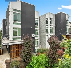 Building Photo - Discover Horizon Phinney!