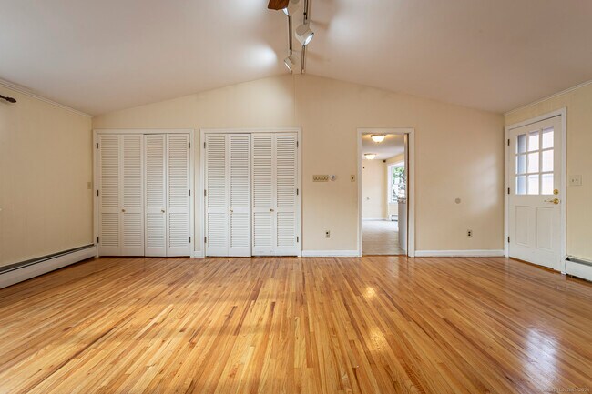 Building Photo - 288 Candlewyck Dr