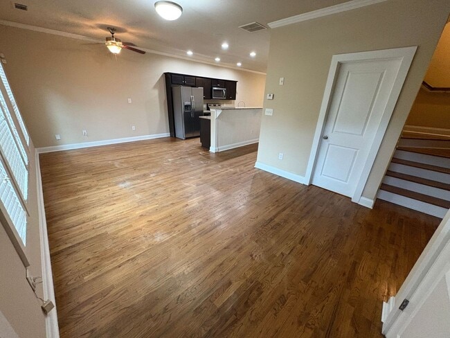 Building Photo - PRE-LEASING FOR AUGUST 6TH, 2026!