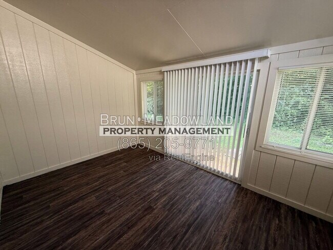 Building Photo - 10409 Victoria Dr