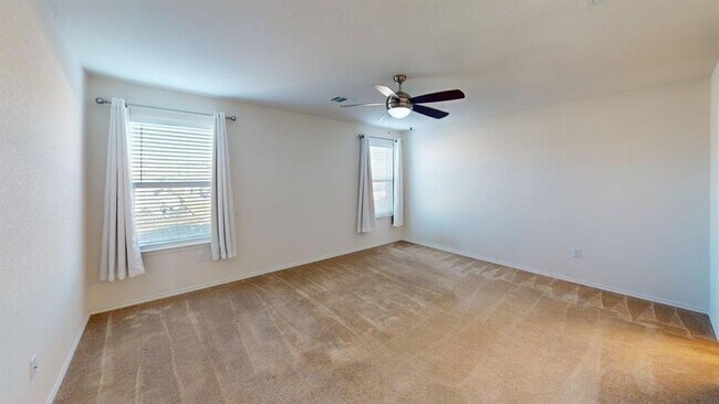 Building Photo - 906 Screech Owl Dr