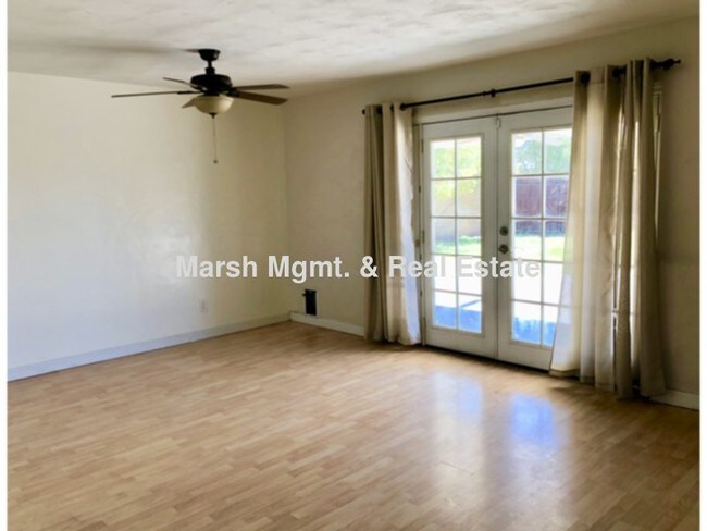 Building Photo - Cozy 3 bedroom home in Scottsdale with pri...