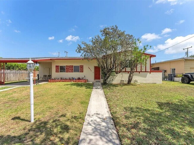 Building Photo - 1411 SW 82nd Ct