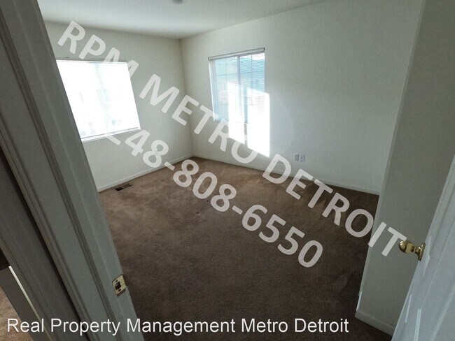 Building Photo - 3 br, 3 bath House - 1128 Faulkner N Bldg #E