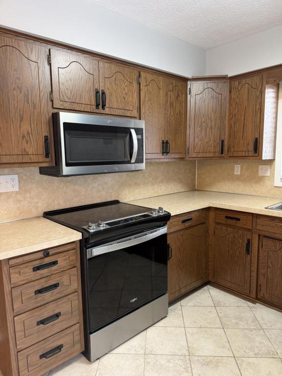 Building Photo - 1762 Pine Cove