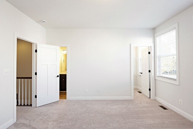 Building Photo - Modern Townhome Living Near Hollymead Town...